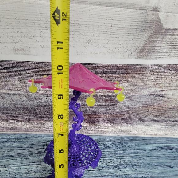 Monster high decor table only purple and pink plastic - Picture 2 of 6